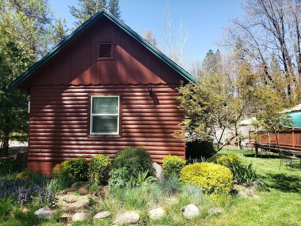 Yosemite Riverside Inn Groveland Exterior photo