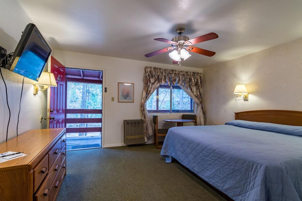 Yosemite Riverside Inn Groveland Exterior photo