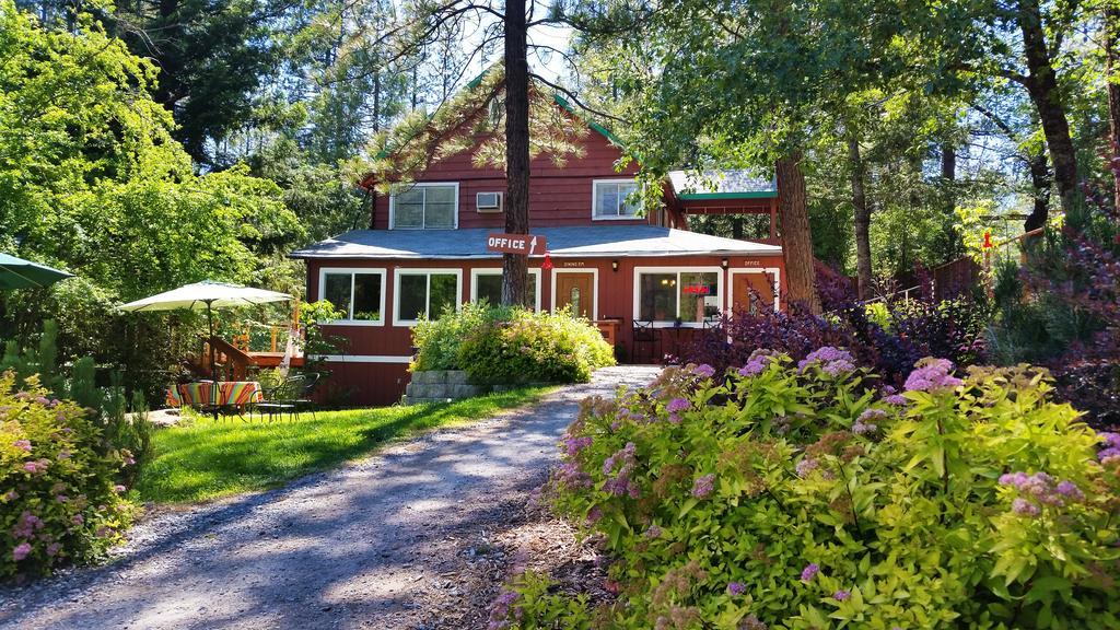 Yosemite Riverside Inn Groveland Exterior photo
