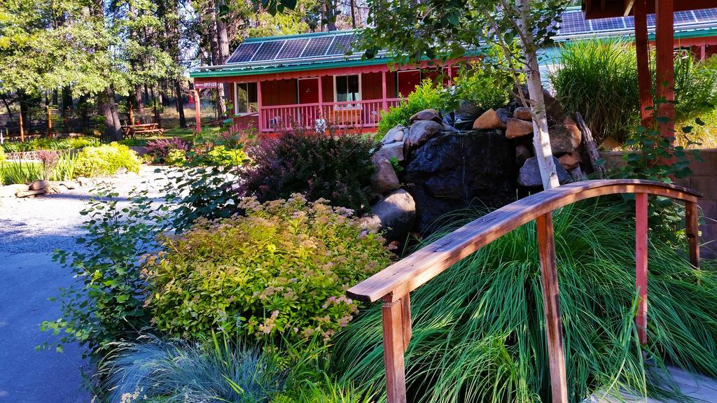Yosemite Riverside Inn Groveland Exterior photo