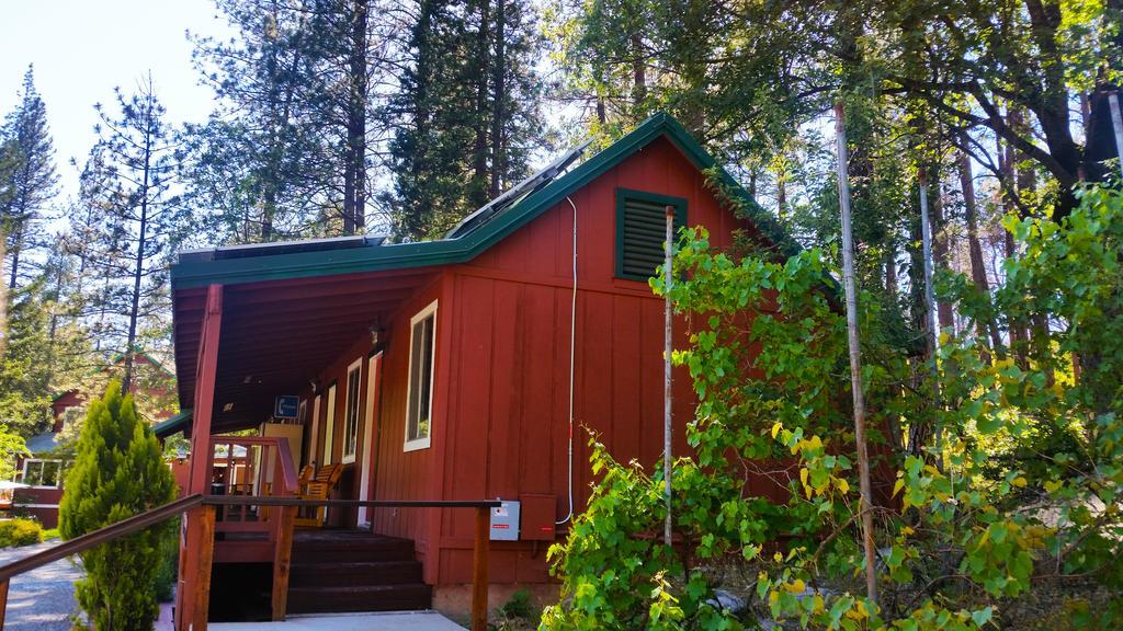 Yosemite Riverside Inn Groveland Exterior photo