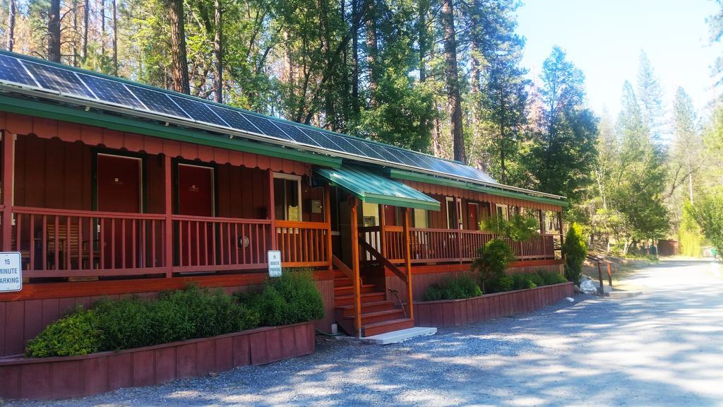 Yosemite Riverside Inn Groveland Exterior photo
