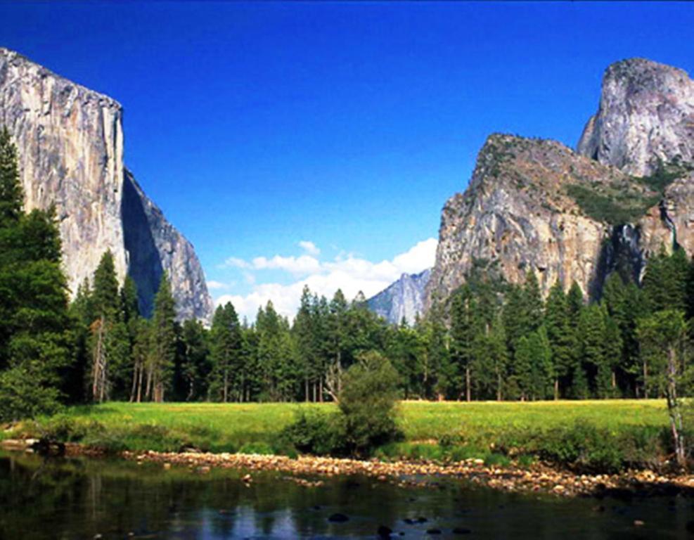 Yosemite Riverside Inn Groveland Exterior photo